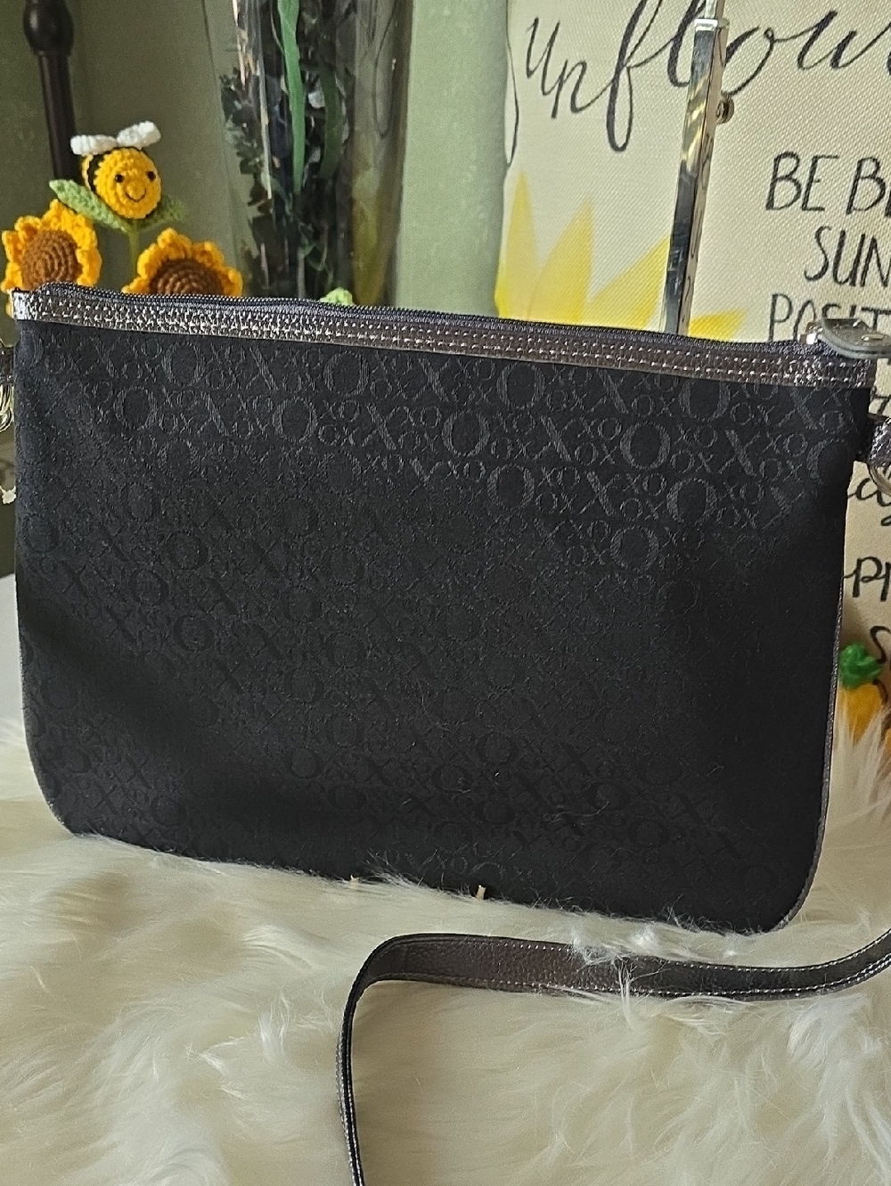 Xoxo BRAND Black Women's Shoulder Bag with Silver Hardware - Picture 3 of 10